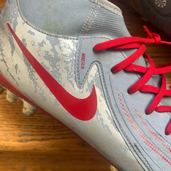 Nike Red and Gray unisex Soccer Cleats - Picture 6 of 6
